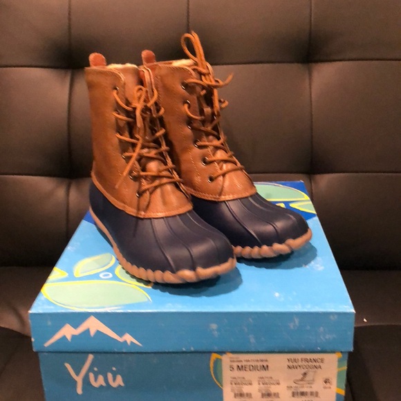 Yuu duck boots. NIB - Picture 1 of 6